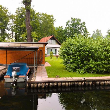Ferienhaus Direkt An Der Spree Mit Whirlpool Und Sauna برلين المظهر الخارجي الصورة