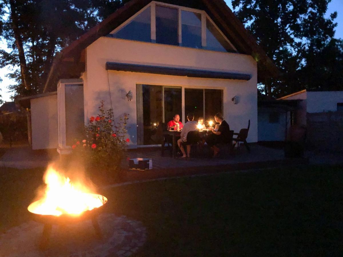 Ferienhaus Direkt An Der Spree Mit Whirlpool Und Sauna برلين المظهر الخارجي الصورة