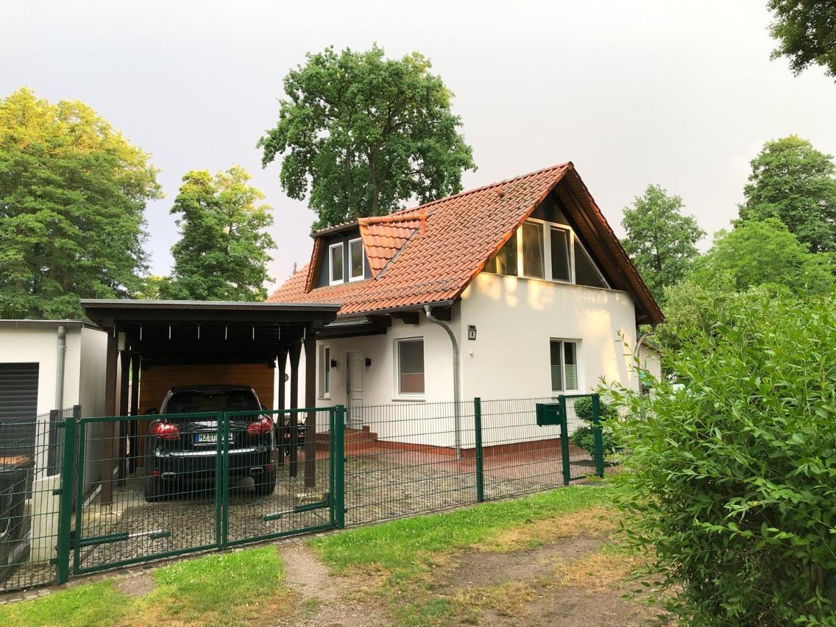 Ferienhaus Direkt An Der Spree Mit Whirlpool Und Sauna برلين المظهر الخارجي الصورة